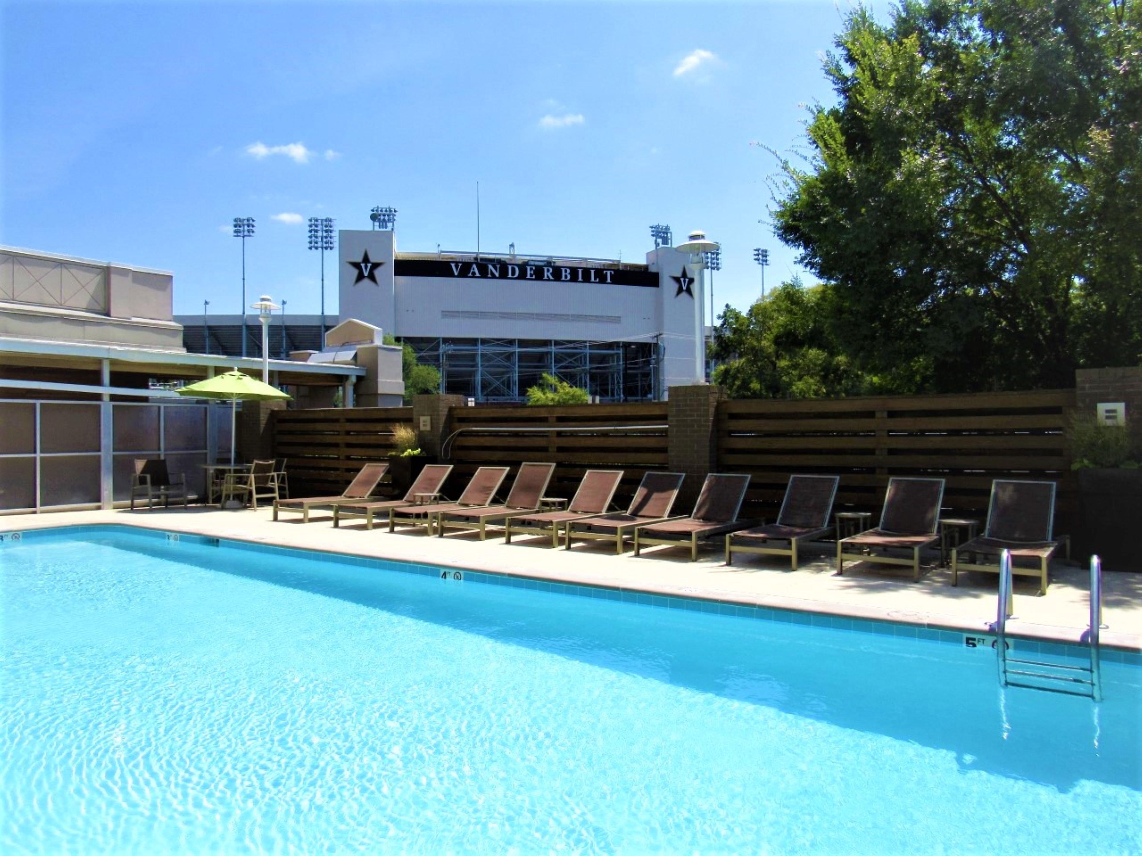 Holiday Inn Nashville - Vanderbilt - Dwtn By Ihg Exterior photo