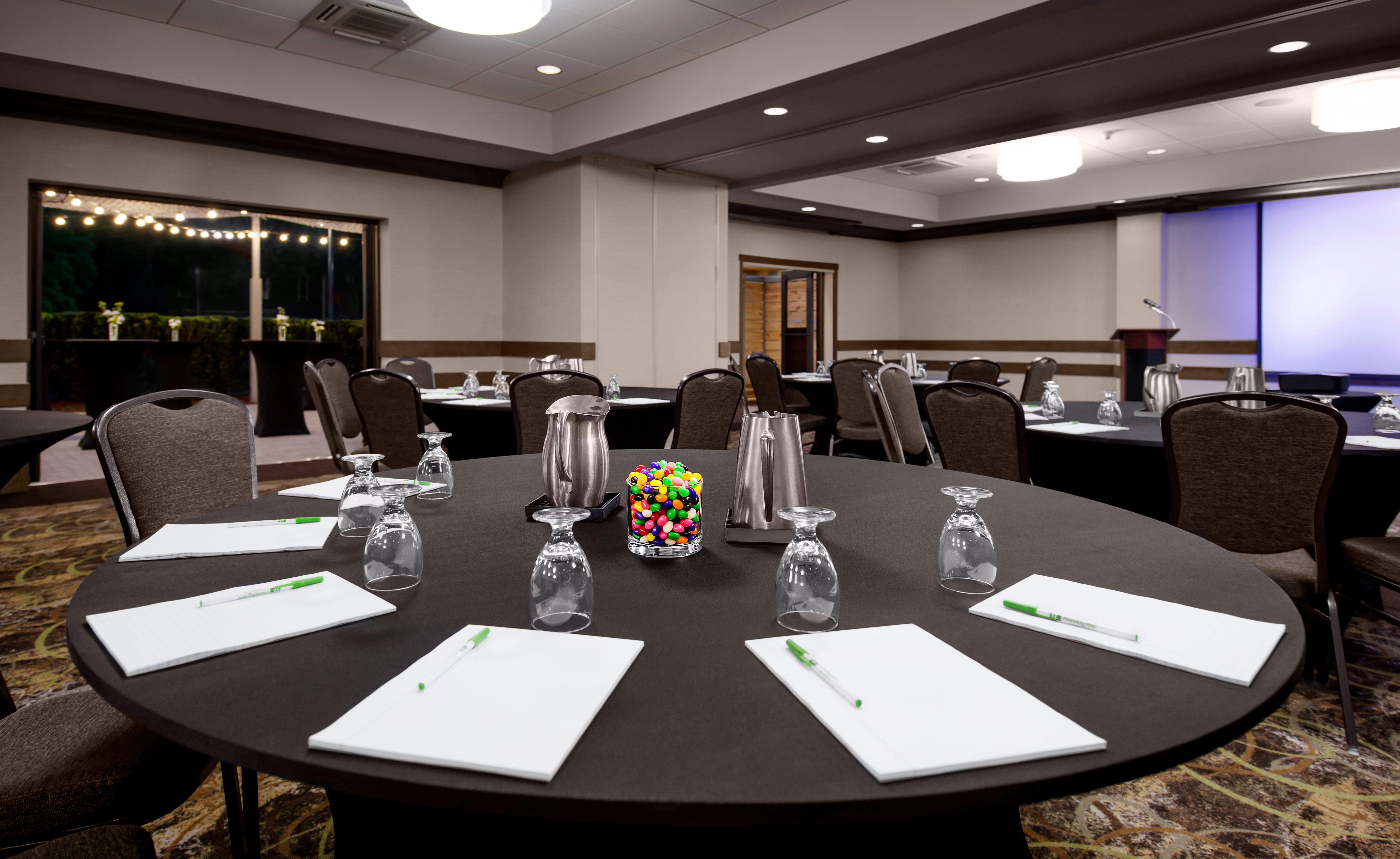 Holiday Inn Nashville - Vanderbilt - Dwtn By Ihg Exterior photo