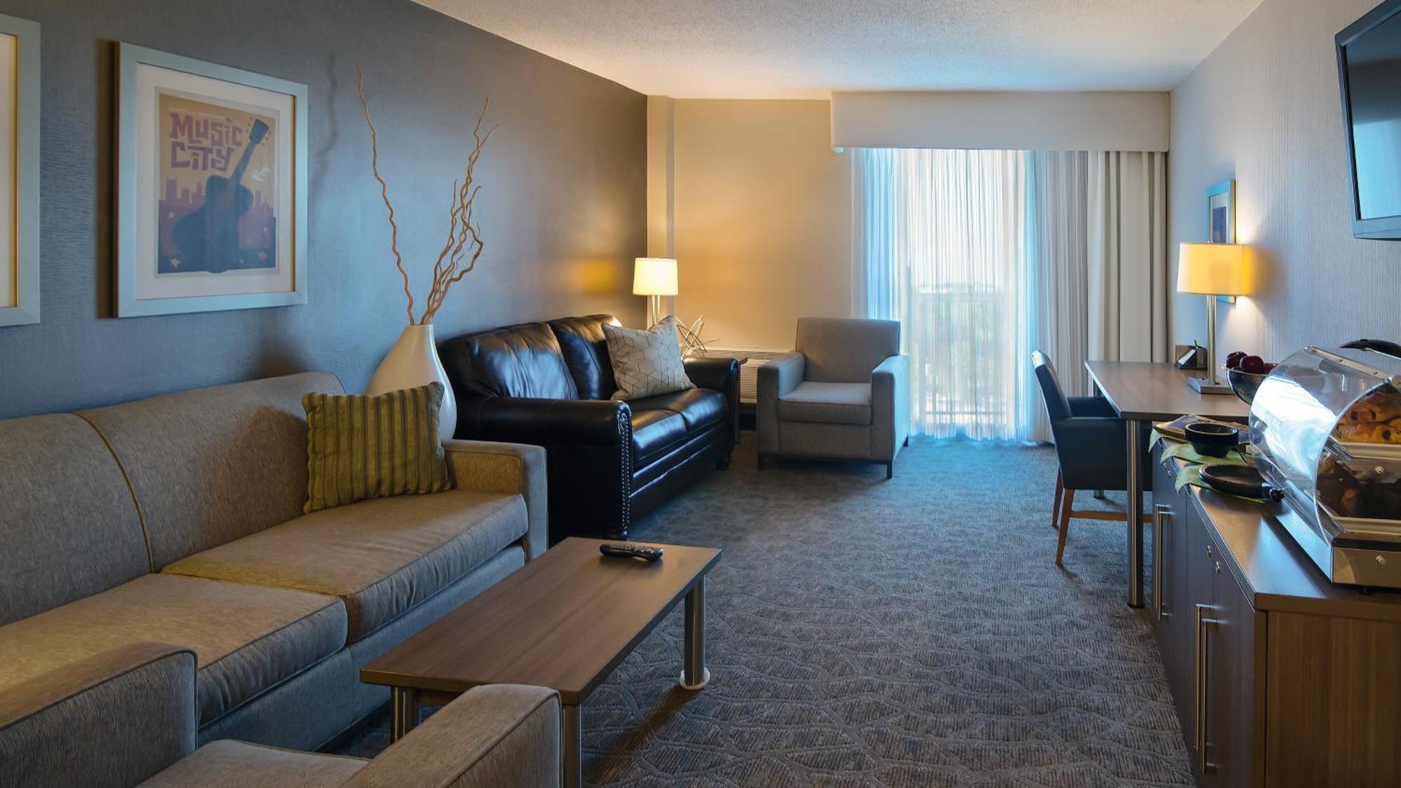 Holiday Inn Nashville - Vanderbilt - Dwtn By Ihg Exterior photo