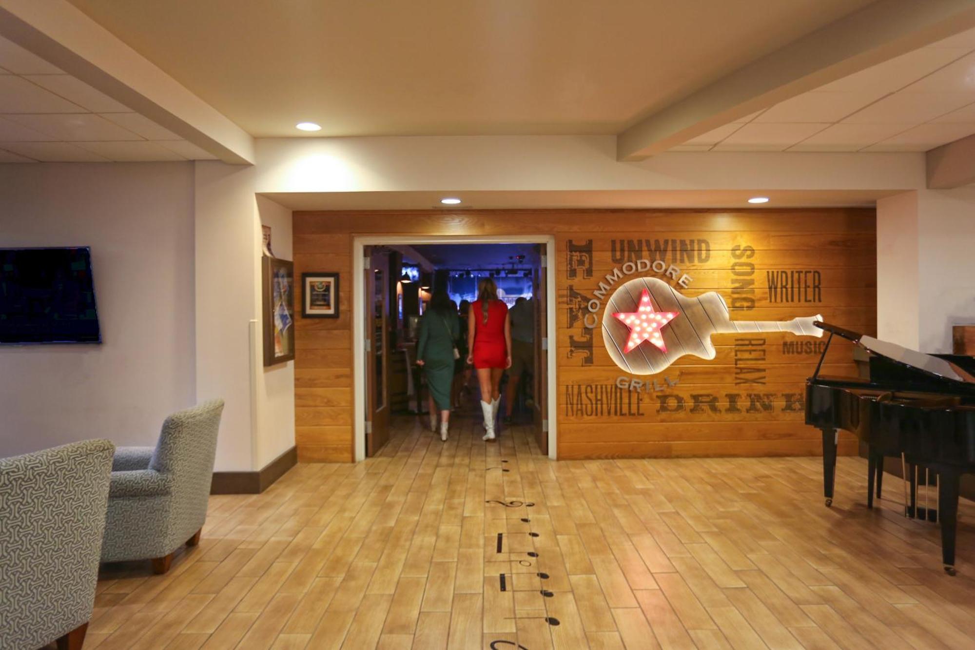 Holiday Inn Nashville - Vanderbilt - Dwtn By Ihg Exterior photo