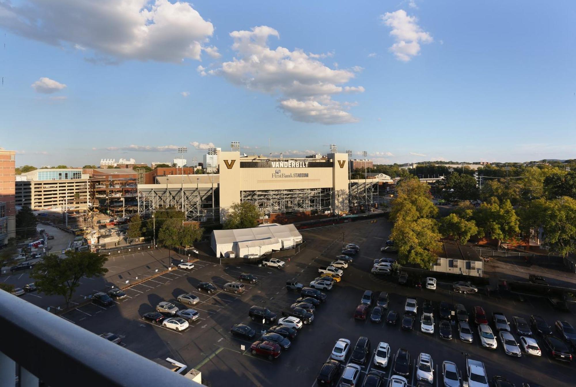 Holiday Inn Nashville - Vanderbilt - Dwtn By Ihg Exterior photo