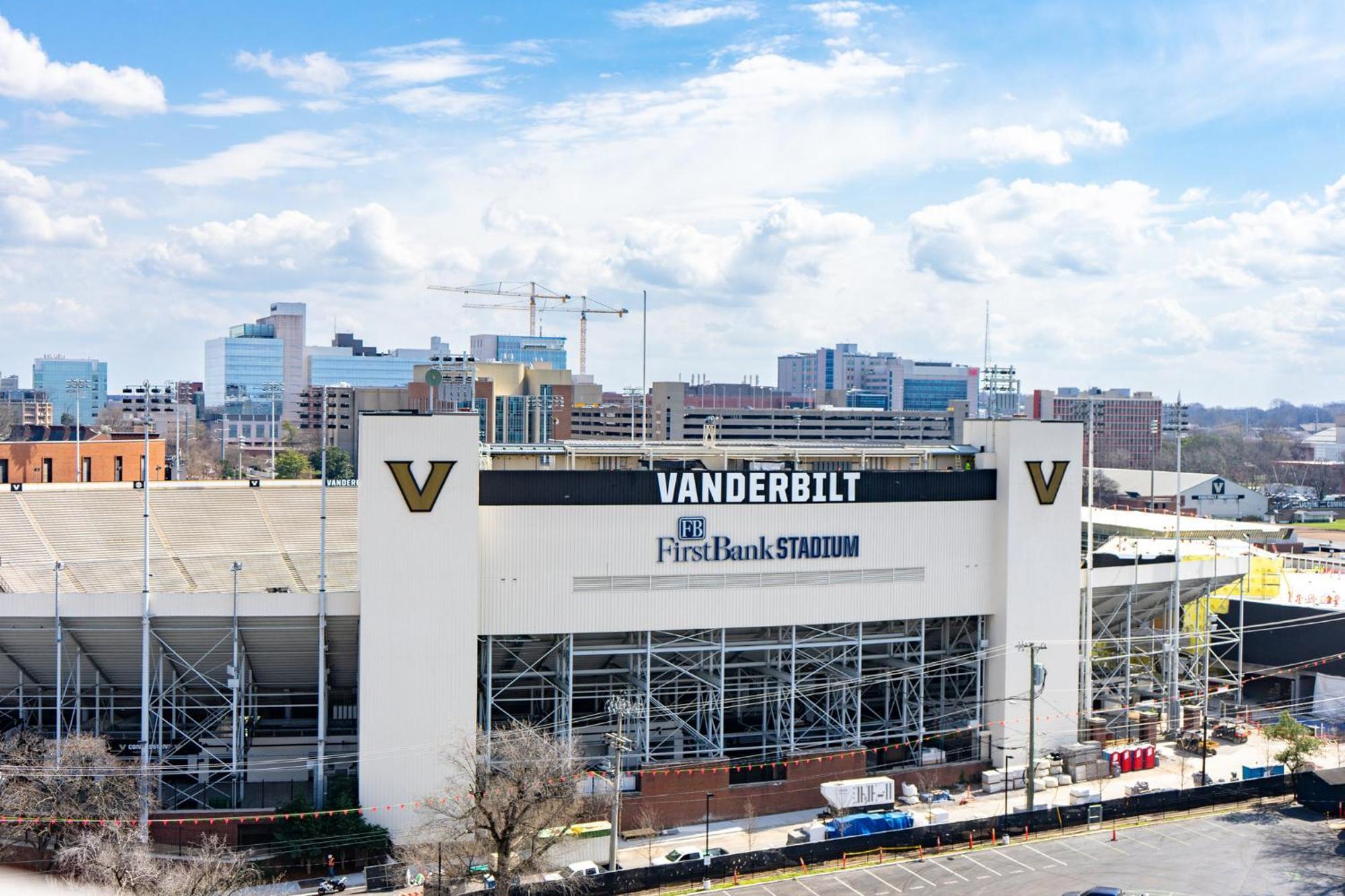 Holiday Inn Nashville - Vanderbilt - Dwtn By Ihg Exterior photo
